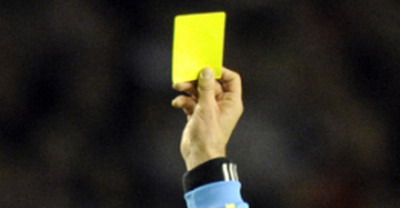 IN-CRE-DI-BIL! A murit pe teren, iar arbitrul i-a dat galben pentru simulare! IN-CRE-DI-BIL! A murit pe teren, iar arbitrul i-a dat galben pentru simulare!